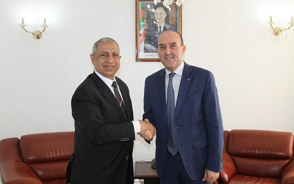 Le ministre des transports K. Beldjoud reçoit le président de l’Académie arabe des sciences, technologies et transport maritime. - Réveil d'algérie