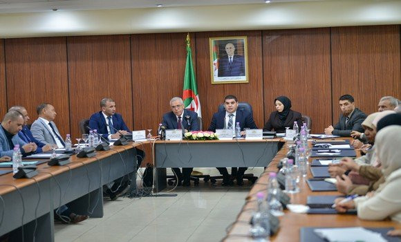 APN: présentation du projet du nouveau code de la route - Réveil d'algérie