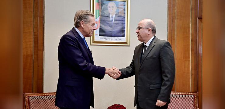 Envoyé spécial du Royaume-Uni. - Réveil d'algérie