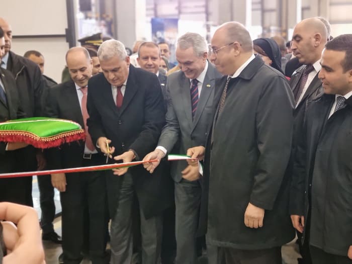 Relations industrielles algéro-brésiliennes. - Réveil d'algérie