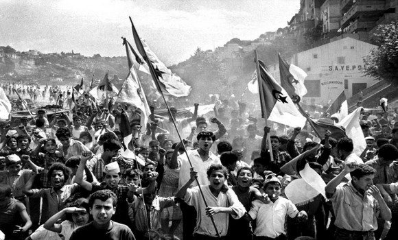 Archives filmiques. - Réveil d'algérie