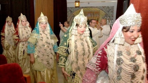 « Chedda tlemcenienne » se distingue parmi les tenues féminines, portées en Algérie lors des cérémonies familiales. - Réveil d'algérie