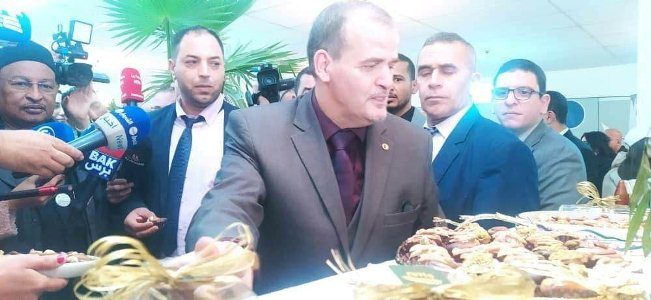 Rezig préside l’ouverture de l’exposition de la filière des dattes et leurs dérivés. - Réveil d'algérie