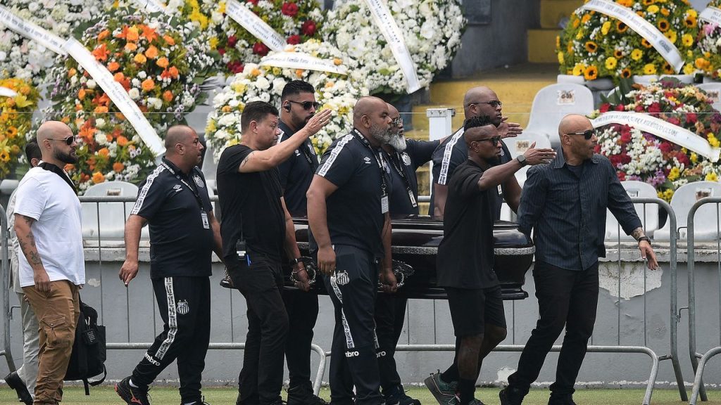Dernier hommage rendu aujourd’hui, à Santos (Brésil) au roi Pelé. - Réveil d'algérie