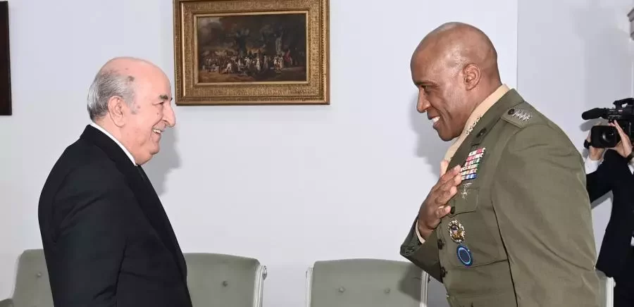 Echanges de vues entre le Président de la République et le chef de l’Africom. - Réveil d'algérie