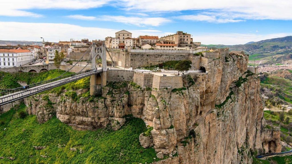 Colloque sur la technologie verte au service de l’environnement et du développement durable. - Réveil d'algérie