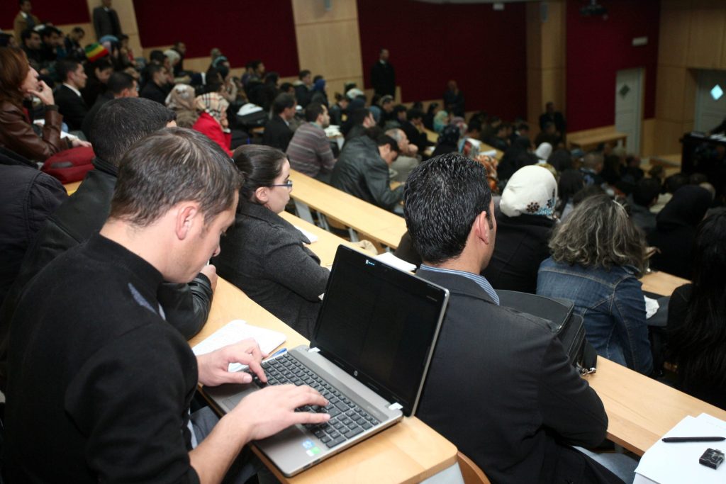 Profondes réformes à l’université : Ouverture à l’investissement privé et remise révision de LMD. - Réveil d'algérie