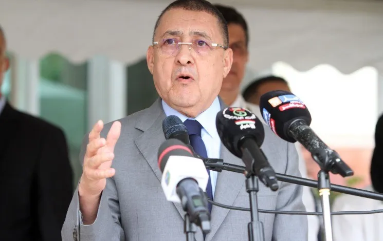 Merad préside une réunion de coordination avec 18 walis des wilayas du sud. - Réveil d'algérie