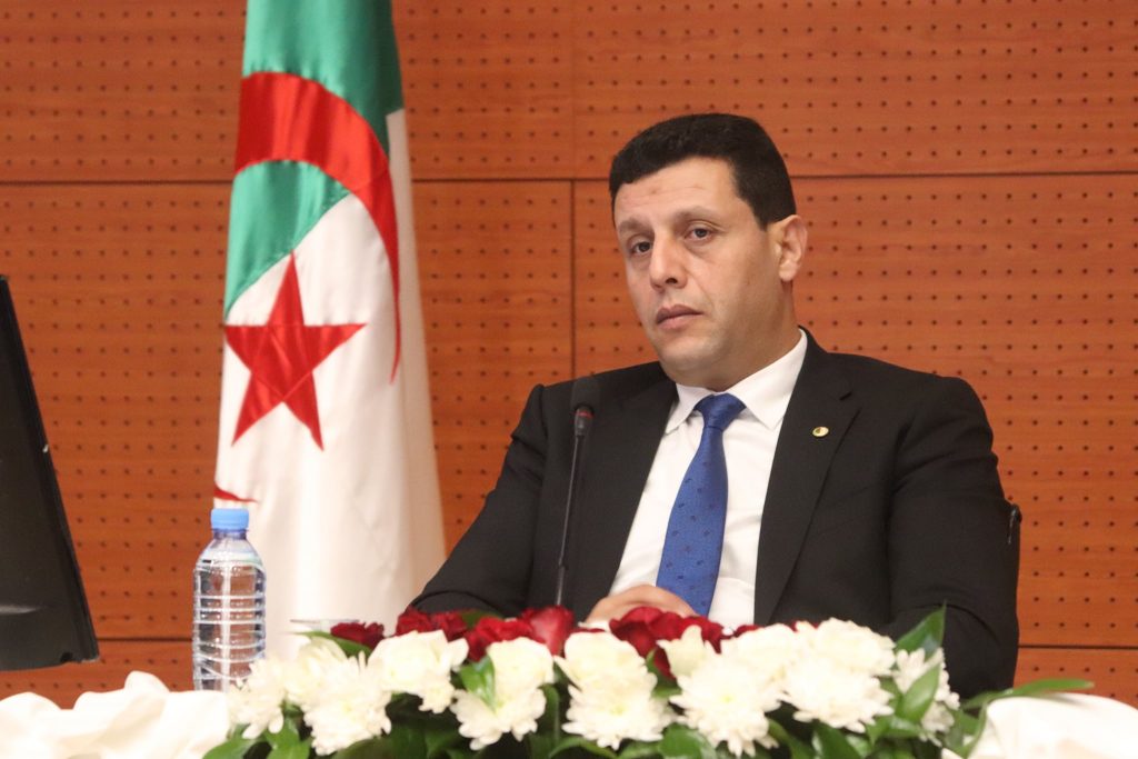 Financement du tourisme. - Réveil d'algérie