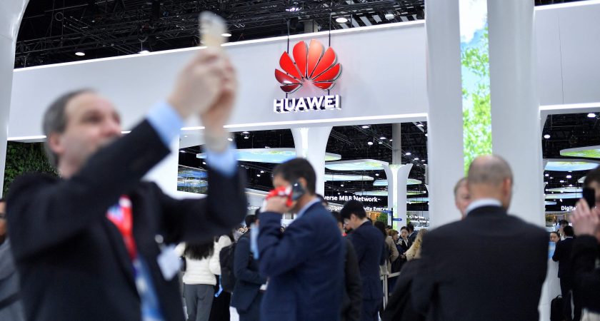Huawei a remplacé toutes ses pièces américaines dans ses appareils, par des pièces chinoises. - Réveil d'algérie