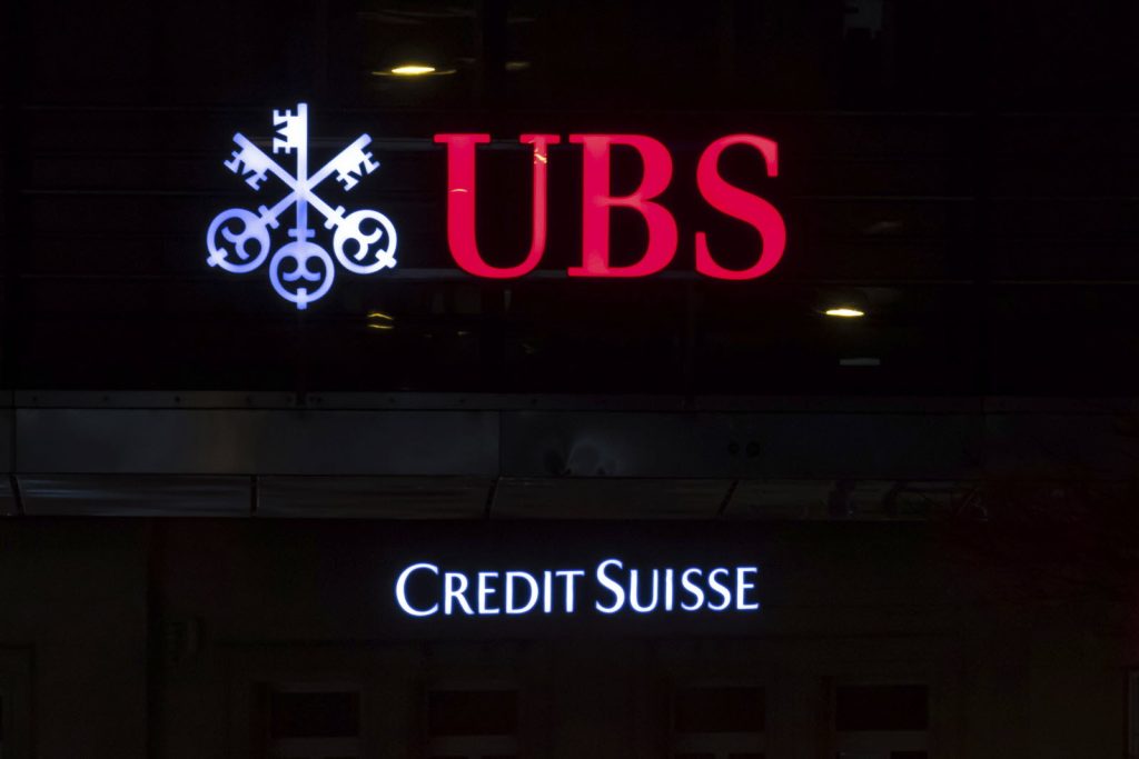UBS va racheter Credit Suisse pour trois milliards de francs suisses. - Réveil d'algérie