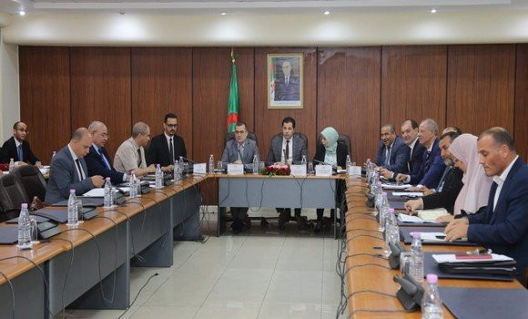 Projet de loi fixant la liste des fêtes légales. - Réveil d'algérie