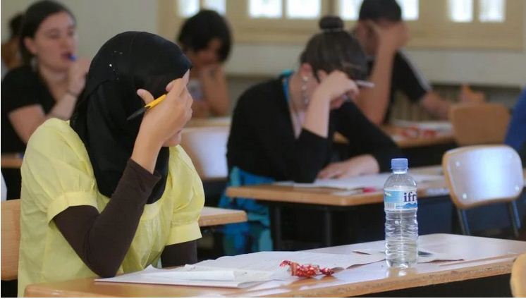 Dispositif sanitaire spécial pour les examens du BAC et du BEM. - Réveil d'algérie