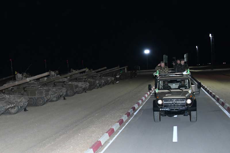 Chanegriha supervise l’exécution d’un exercice tactique nocturne en 5e RM. - Réveil d'algérie