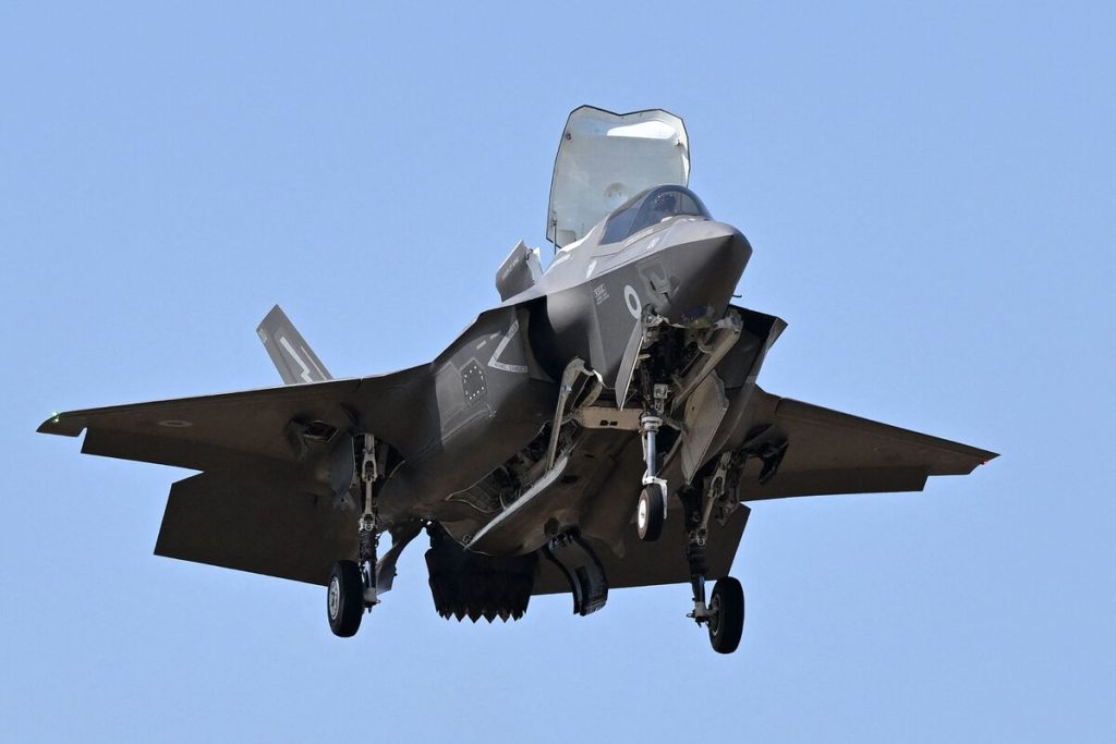 Moscou intercepte deux avions de combat américains au-dessus de la Baltique. - Réveil d'algérie