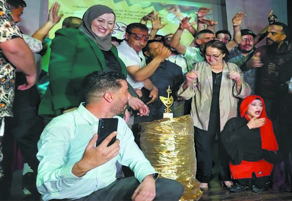 La pièce Nanous, Doub Edhaou oua El Alouane, remporté le prix du meilleur spectacle de la 11e édition du Festival national de théâtre pour enfants. - Réveil d'algérie