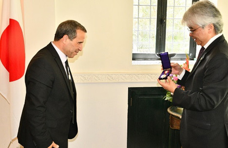 Le président de la Fédération algérienne d’Aïkido N. Rouibah décoré de l »’Ordre du Soleil Levant, Rayons d’Or et d’Argent » par l’ambassade du Japon. - Réveil d'algérie