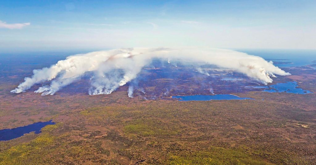 Énormes incendies au Canada : Dans le Québec 11.000 habitants forcés d’évacuer leurs habitations. - Réveil d'algérie