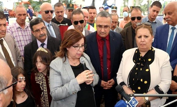 Fazia Dahleb: Des moyens incitatifs en préparation pour stimuler l’investissement dans le recyclage des déchets. - Réveil d'algérie