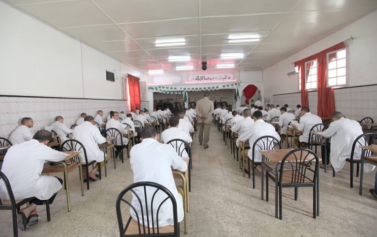 BEM : Plus de 5.400 détenus des établissements pénitentiaires passent les examens. - Réveil d'algérie
