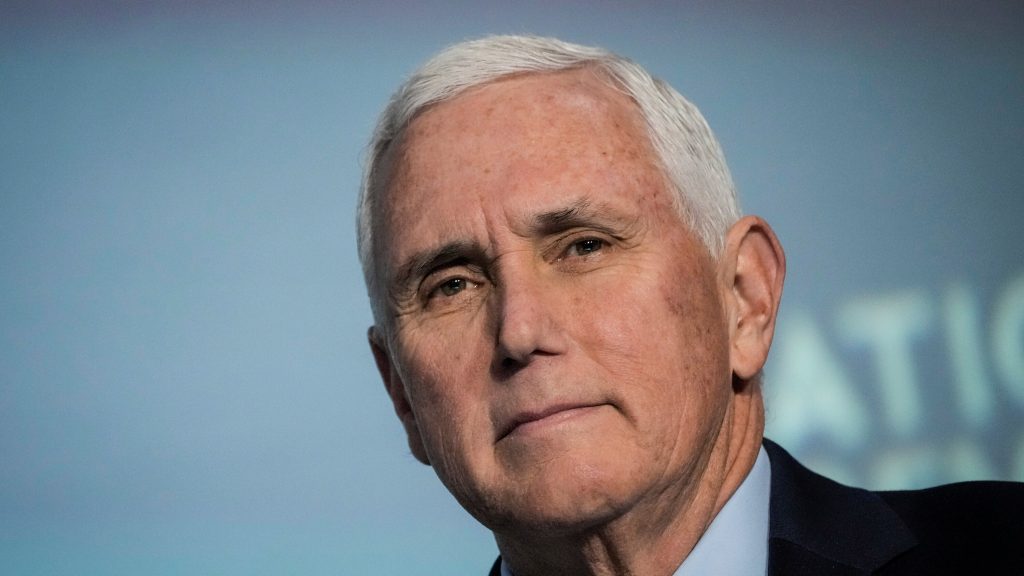 Mike Pence soumet ses papiers de candidature pour se présenter aux