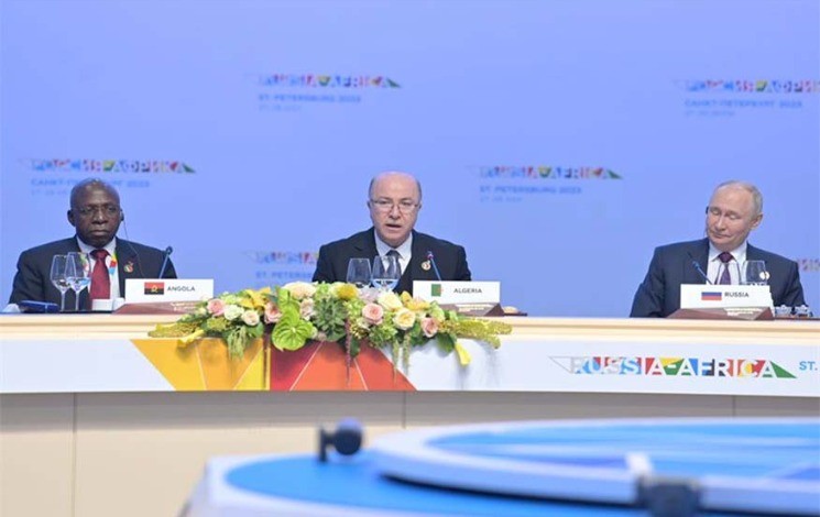 V. Poutine : Le développement des échanges commerciaux avec l’Afrique exige de traiter en monnaies nationales. - Réveil d'algérie