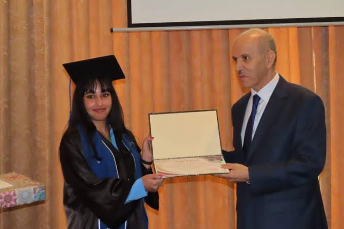 Sortie de promotions d’agents paramédicaux et de sages-femmes. - Réveil d'algérie