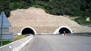 Tunnel de Sidi-Aïch. - Réveil d'algérie