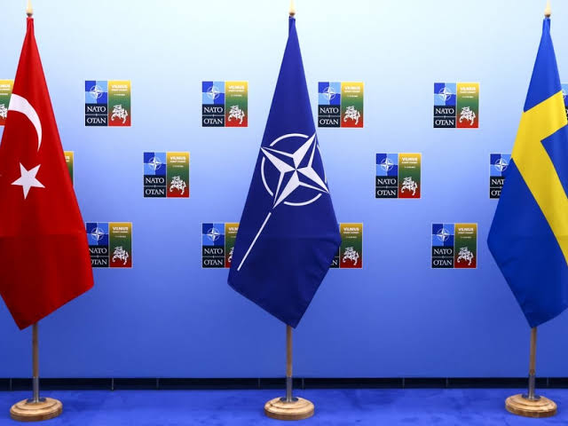 Réunion du Sommet de l’Otan : Ukraine, Suède et les dépenses militaires. - Réveil d'algérie