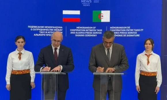 Agence de presse russe « Tass ». - Réveil d'algérie
