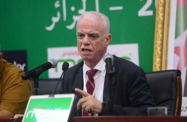 Le président de la FAF Djahid Zefizef annonce sa démission. - Réveil d'algérie