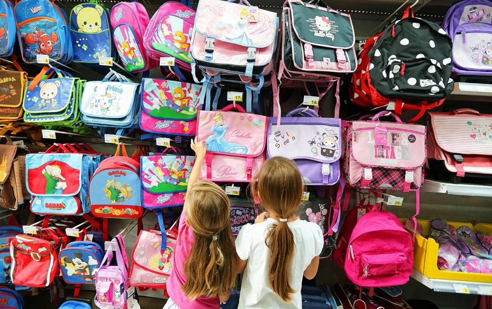 Importations de fournitures scolaires : 59 opérateurs et 137 sociétés importatrices pour un montant de 89 millions d’US$, pour la rentrée scolaire 2023-2024. - Réveil d'algérie