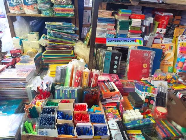 Fournitures scolaires. - Réveil d'algérie