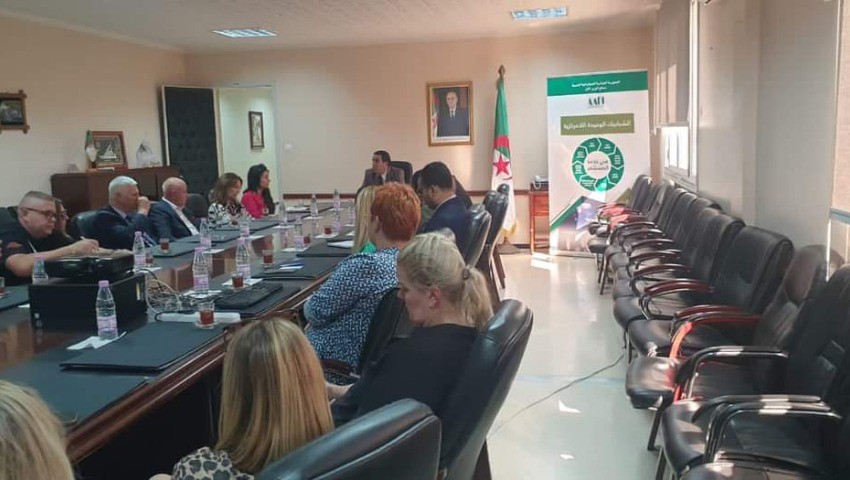 Une forte délégation polonaise en Algérie. - Réveil d'algérie