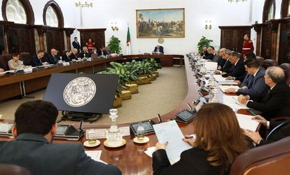 communiqué du conseil des ministres - Réveil d'algérie