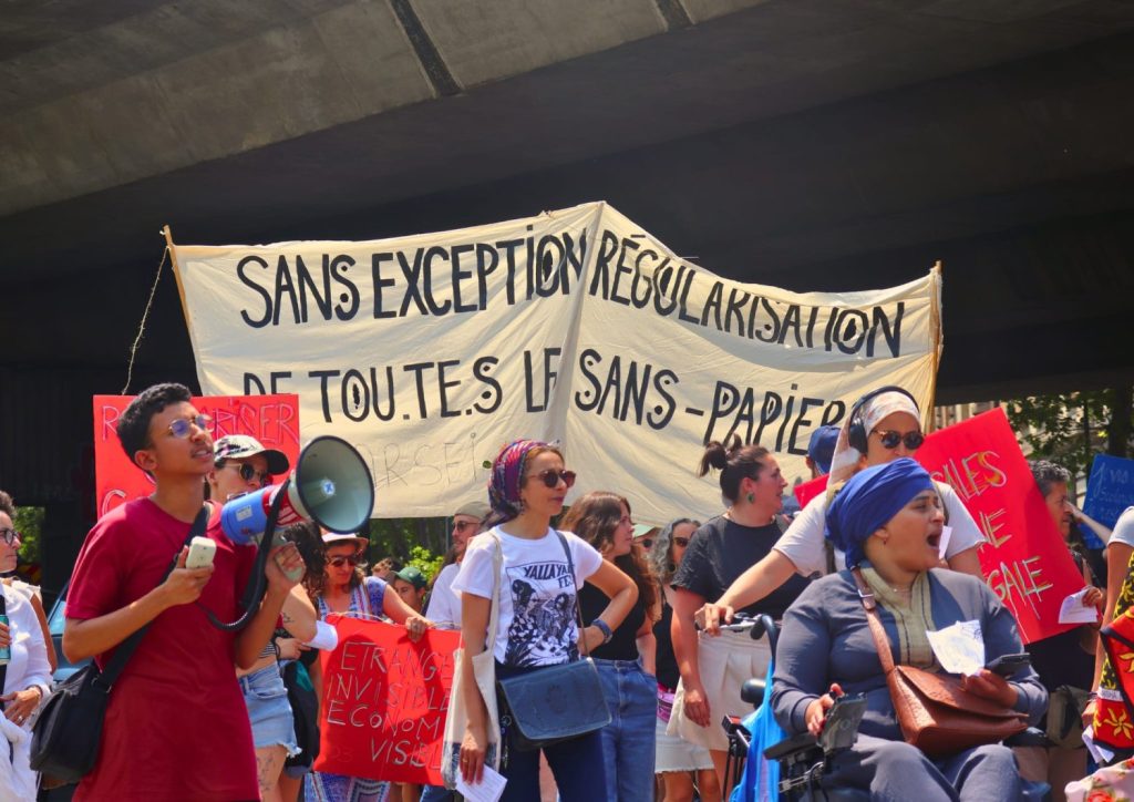 France : des syndicats et des associations réclament le retrait du projet de loi sur l’immigration - Réveil d'algérie