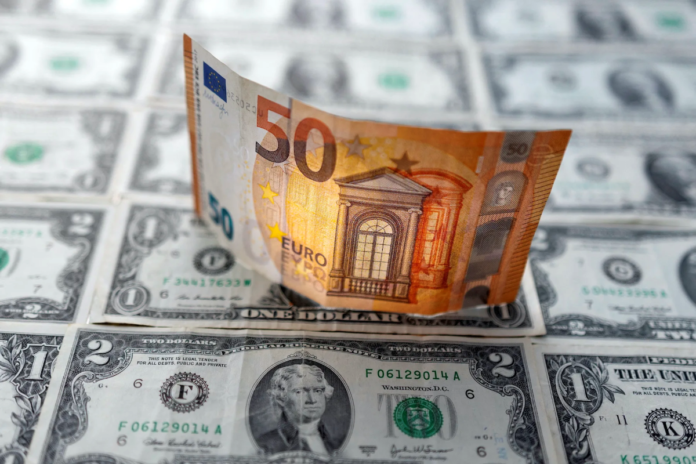 Les taux de change évoluent au Squar Port Said à Alger ce lundi 26 mai - Réveil d'algérie