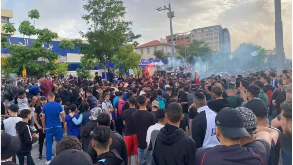 Ligue 1 : Les supporters de l’ES Sétif protestent devant le siège de la wilaya - Réveil d'algérie