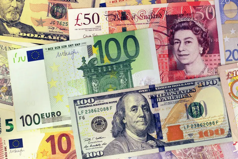 Marché parallèle : Le dollar recule et la livre sterling progresse au Square Port-Saïd - Réveil d'algérie