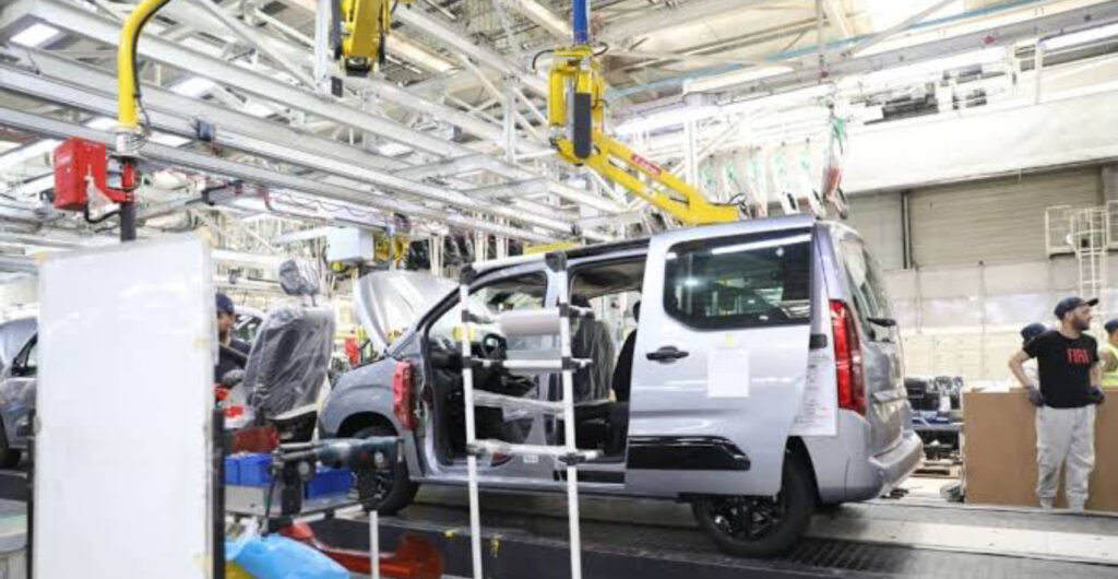 Industrie automobile : le président Tebboune vise une contribution de 12 % au PIB - Réveil d'algérie