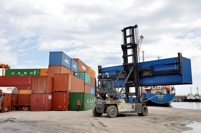 Commerce extérieur : le gouvernement facilite le déblocage des importations - Réveil d'algérie
