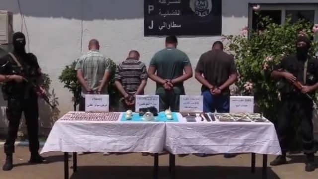 Staouéli : 3,15 kilos de cocaïne et 2.640 gélules de prégabaline saisis - Réveil d'algérie
